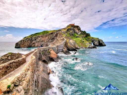 acceso, excursion a San Juan de Gaztelugatxe desde Bilbao
